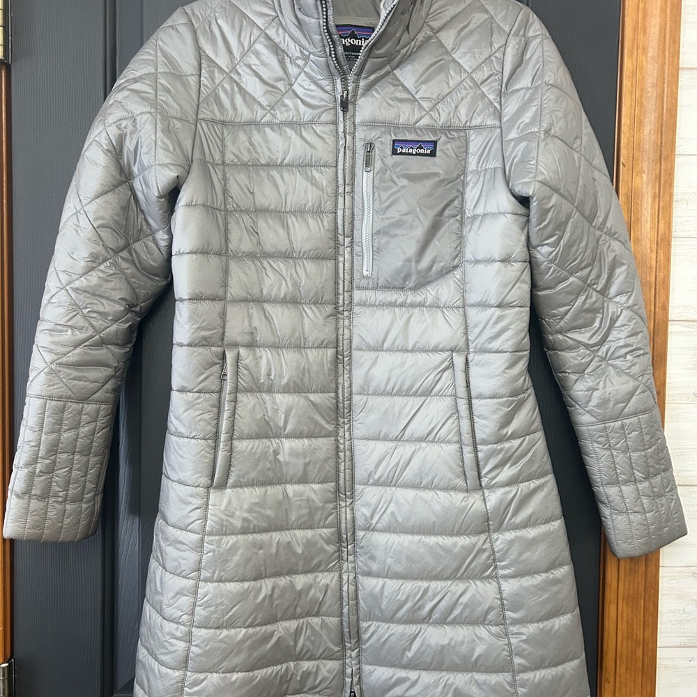 Patagonia Women's Silver Radalie Puffer Jacket sz Small